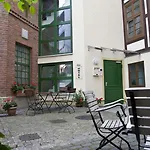 Am Schloss Otel