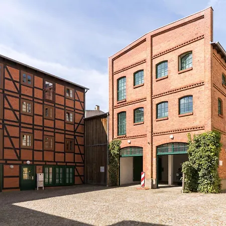 Am Schloss Otel Schwerin (Mecklenburg-Vorpommern)