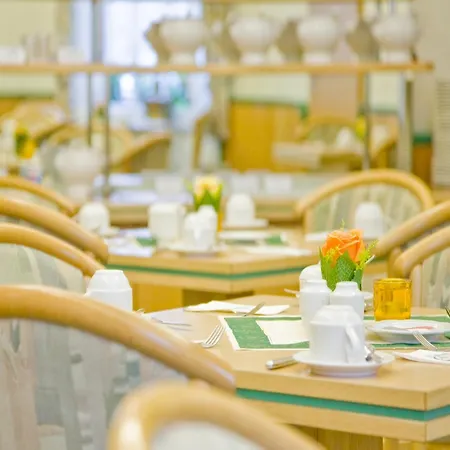 Hotel Am Schloss 3*