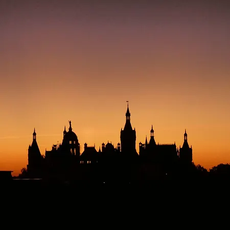 Am Schloss Schwerin (Mecklenburg-Vorpommern)